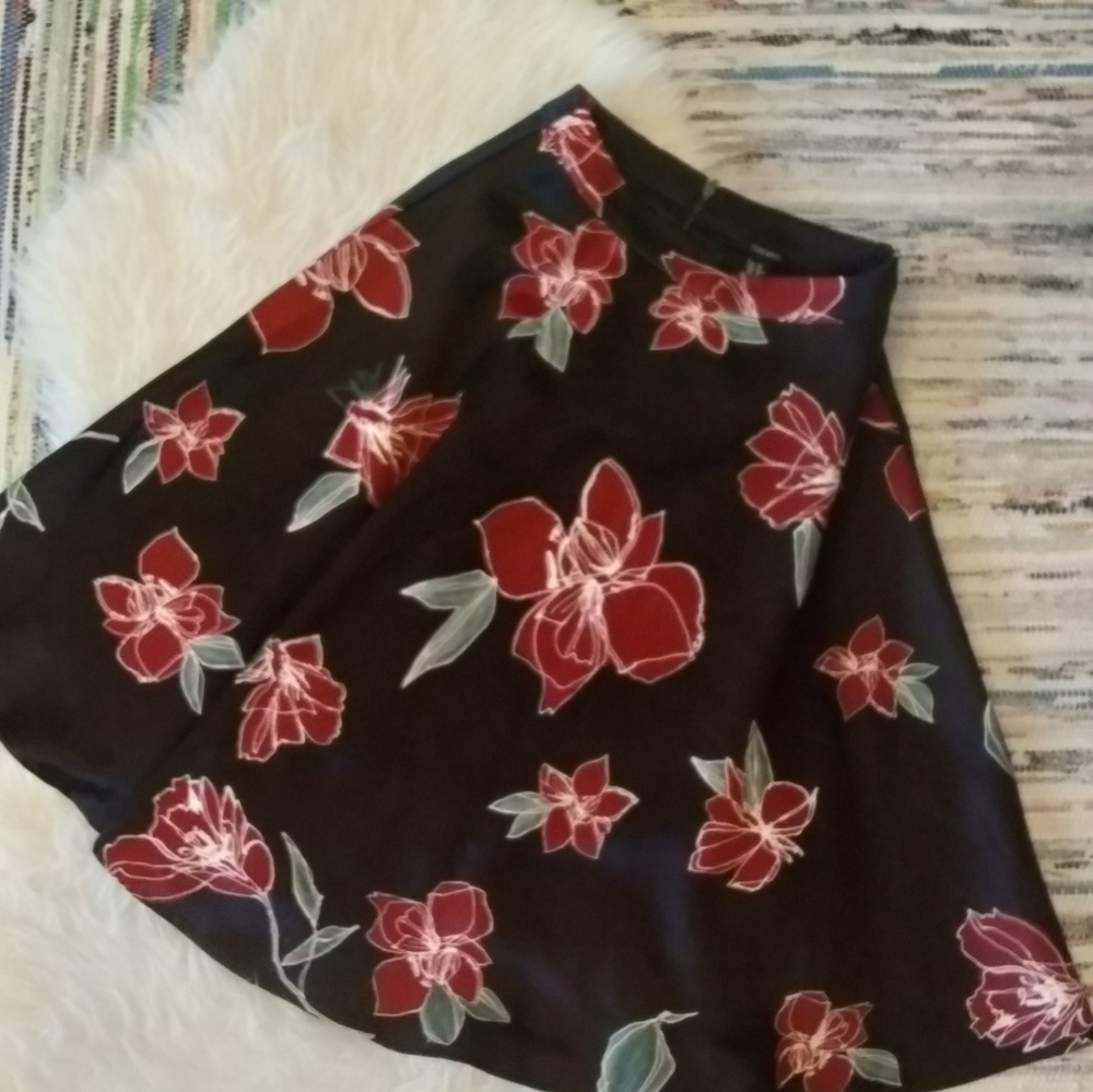 Red floral midi skrit